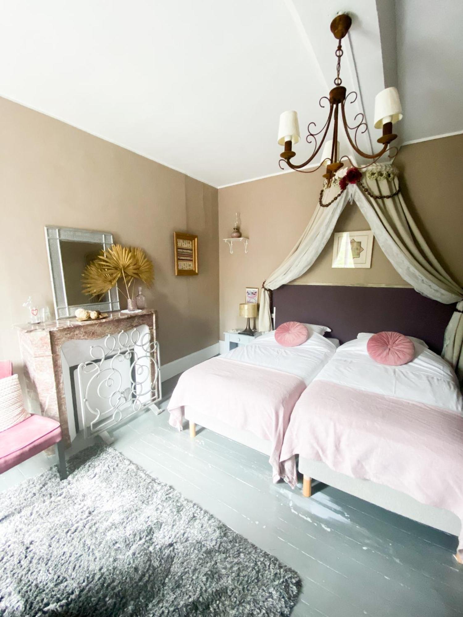 ليزاندلي Chambres D'Hotes La Villa Alienor المظهر الخارجي الصورة