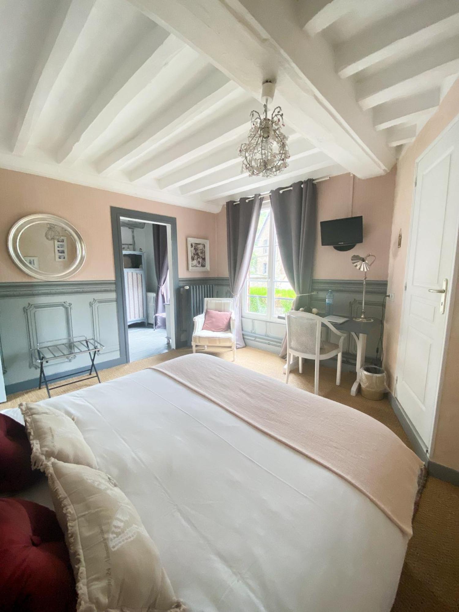 ليزاندلي Chambres D'Hotes La Villa Alienor المظهر الخارجي الصورة