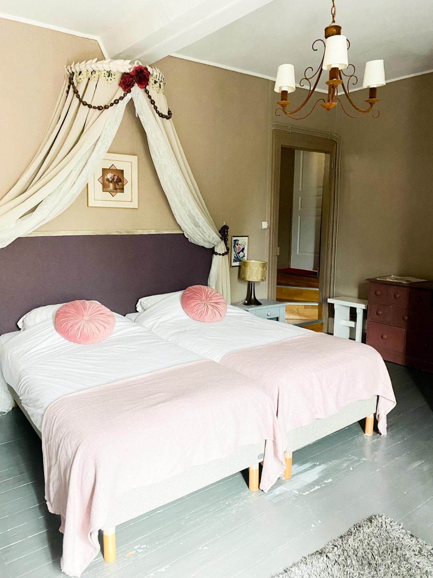 ليزاندلي Chambres D'Hotes La Villa Alienor المظهر الخارجي الصورة