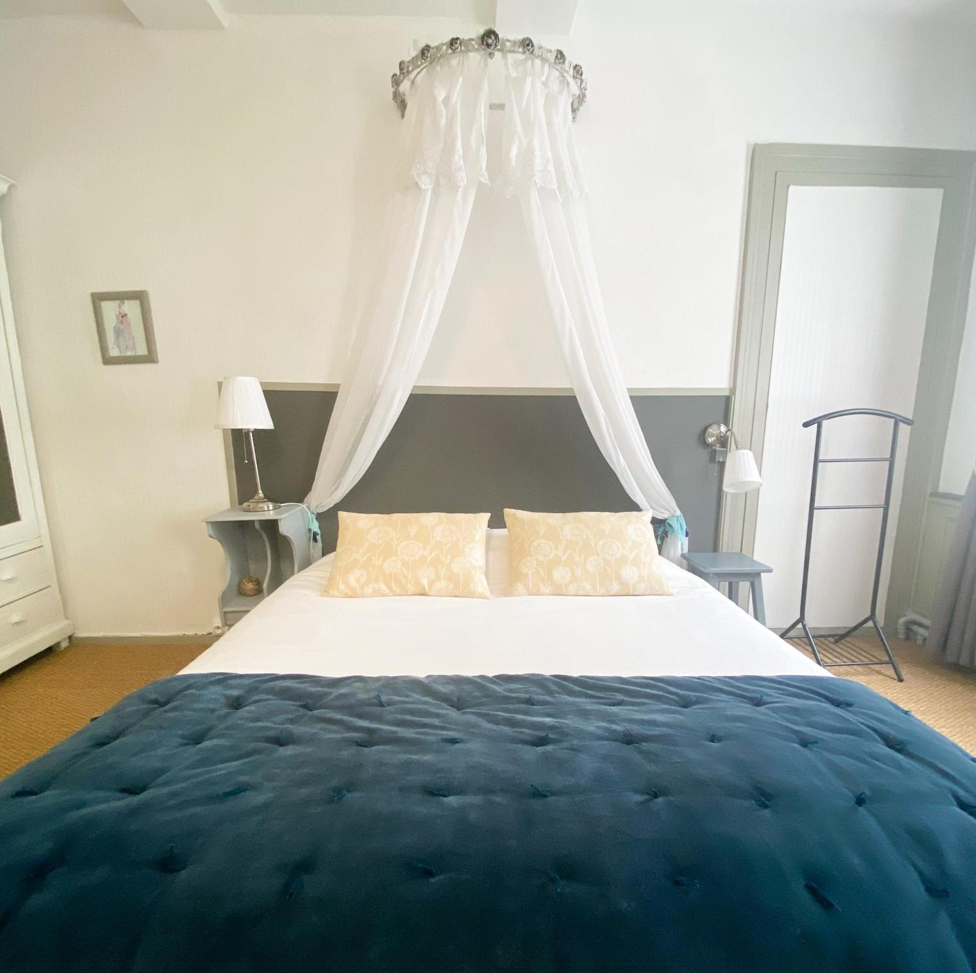 ليزاندلي Chambres D'Hotes La Villa Alienor المظهر الخارجي الصورة