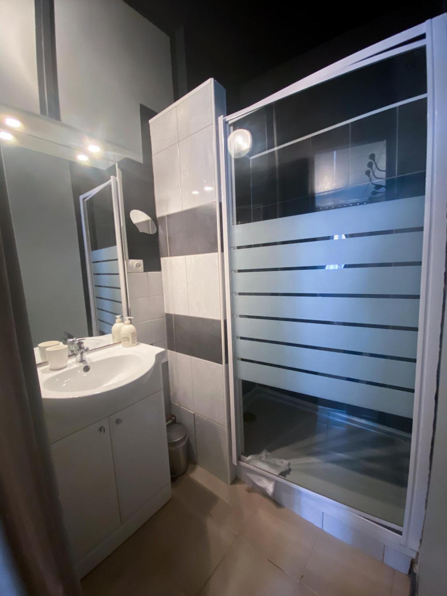 ليزاندلي Chambres D'Hotes La Villa Alienor المظهر الخارجي الصورة