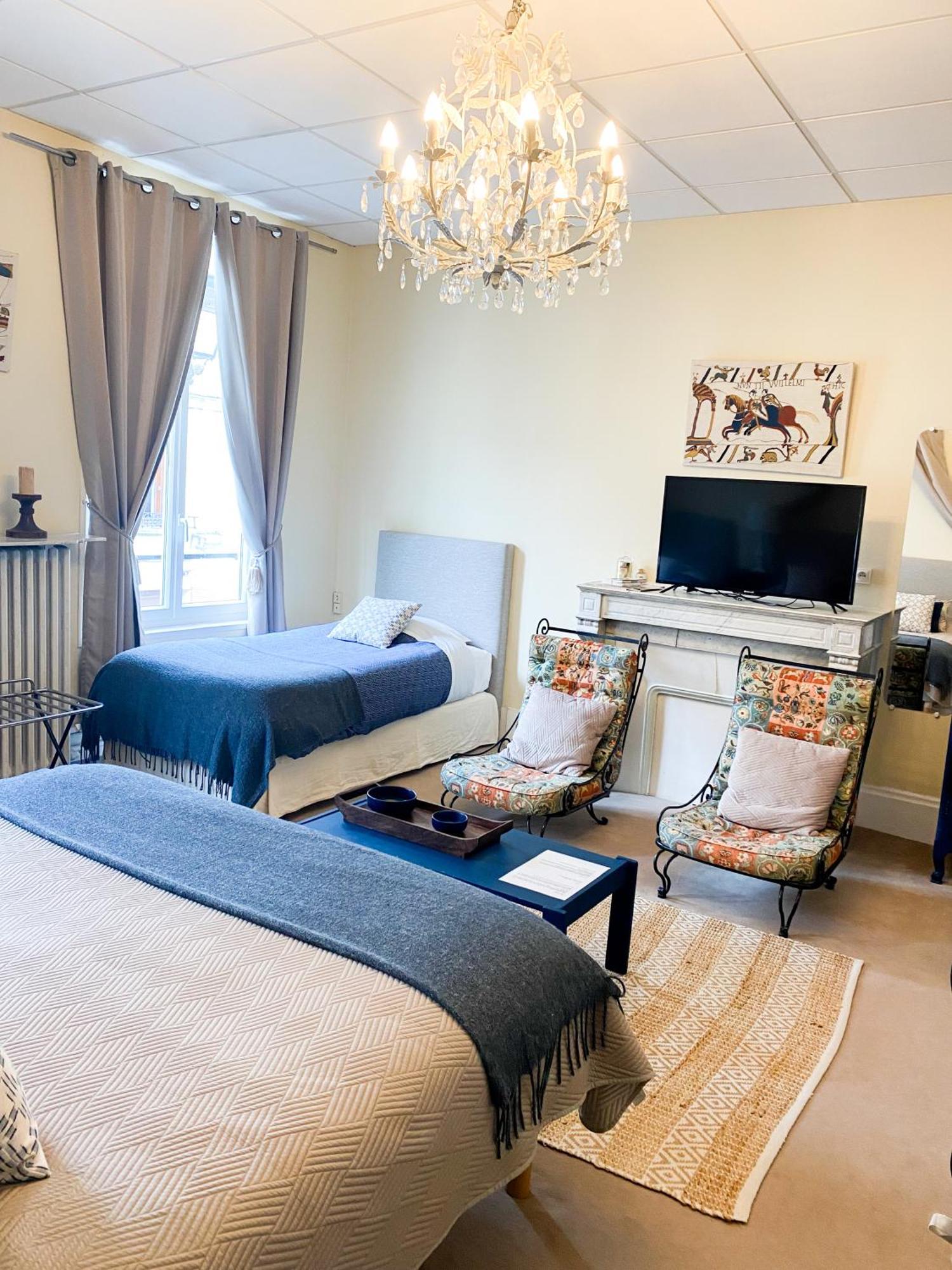 ليزاندلي Chambres D'Hotes La Villa Alienor المظهر الخارجي الصورة