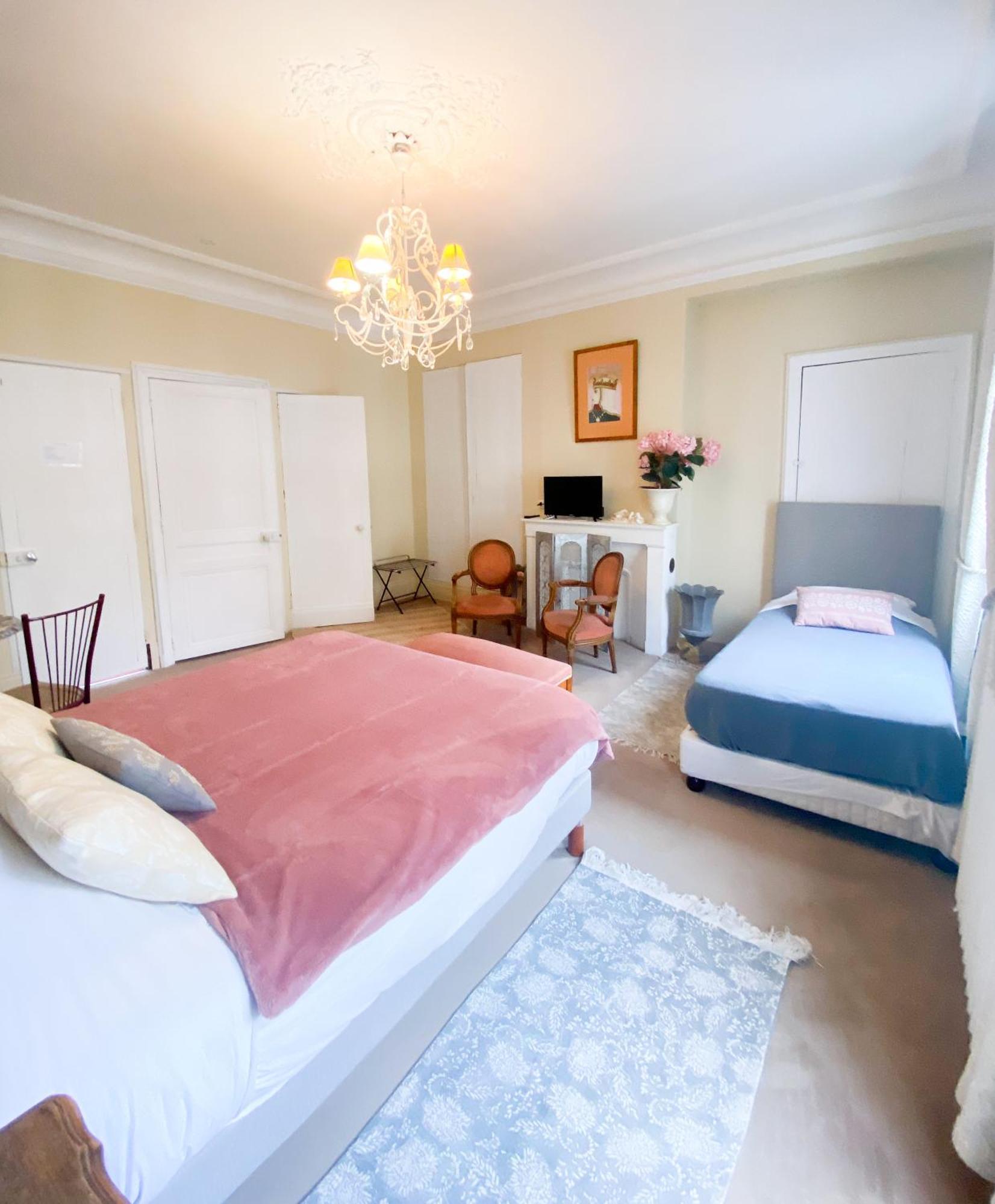 ليزاندلي Chambres D'Hotes La Villa Alienor المظهر الخارجي الصورة