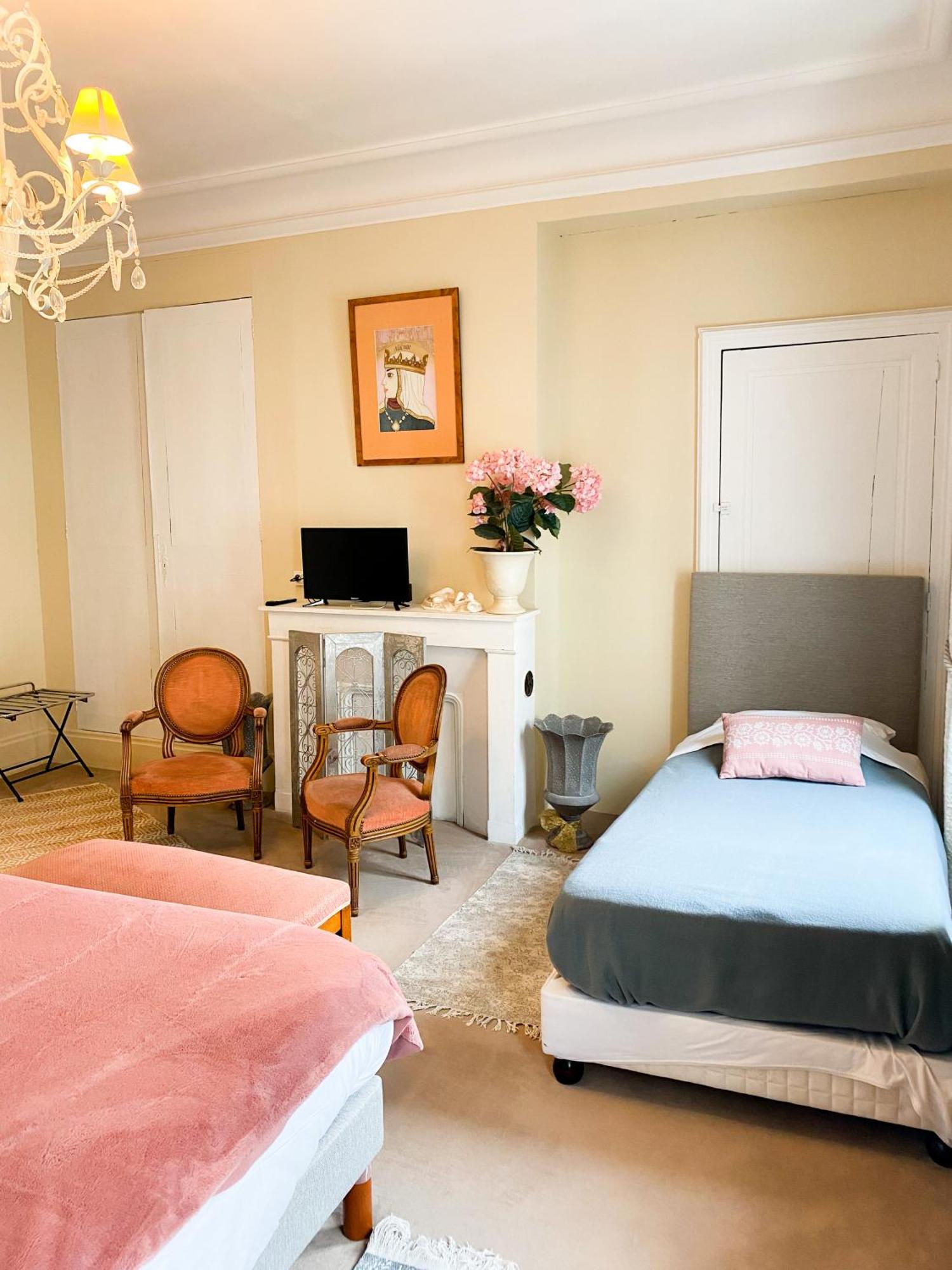 ليزاندلي Chambres D'Hotes La Villa Alienor المظهر الخارجي الصورة