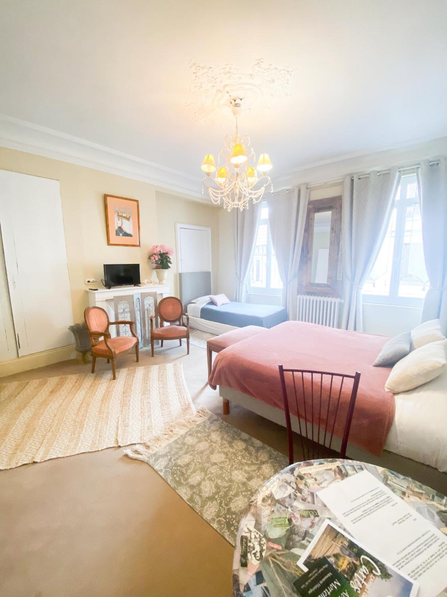 ليزاندلي Chambres D'Hotes La Villa Alienor المظهر الخارجي الصورة