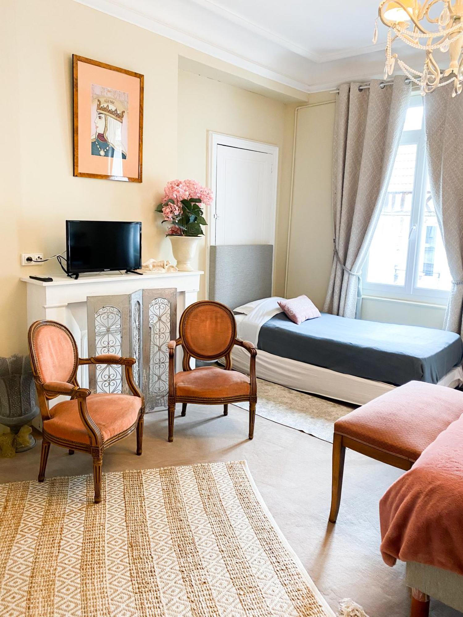 ليزاندلي Chambres D'Hotes La Villa Alienor المظهر الخارجي الصورة